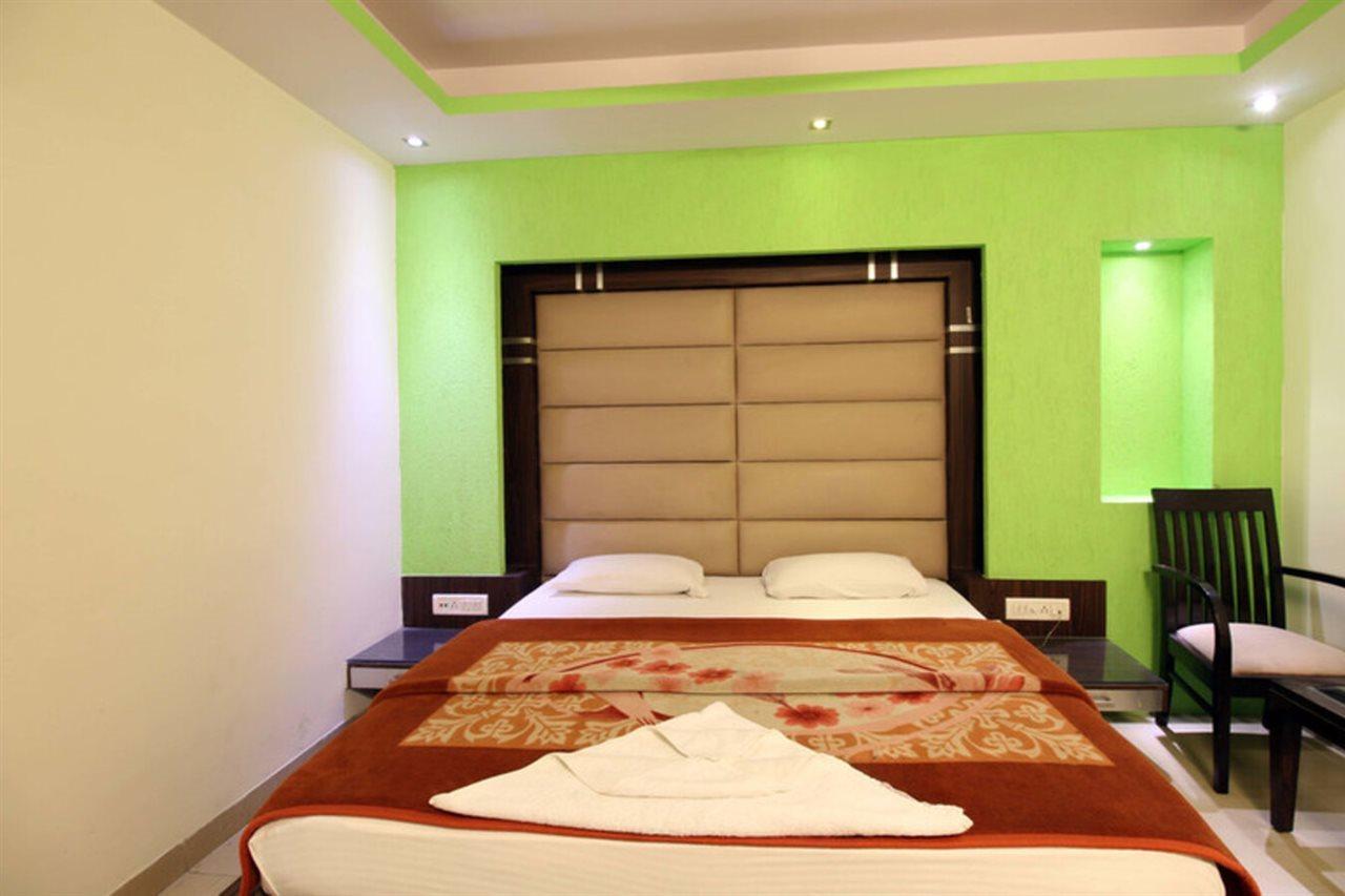 Hotel Shri Vinayak In City Centre At New Delhi Railway Station-By Rcg Hotels Exterior foto