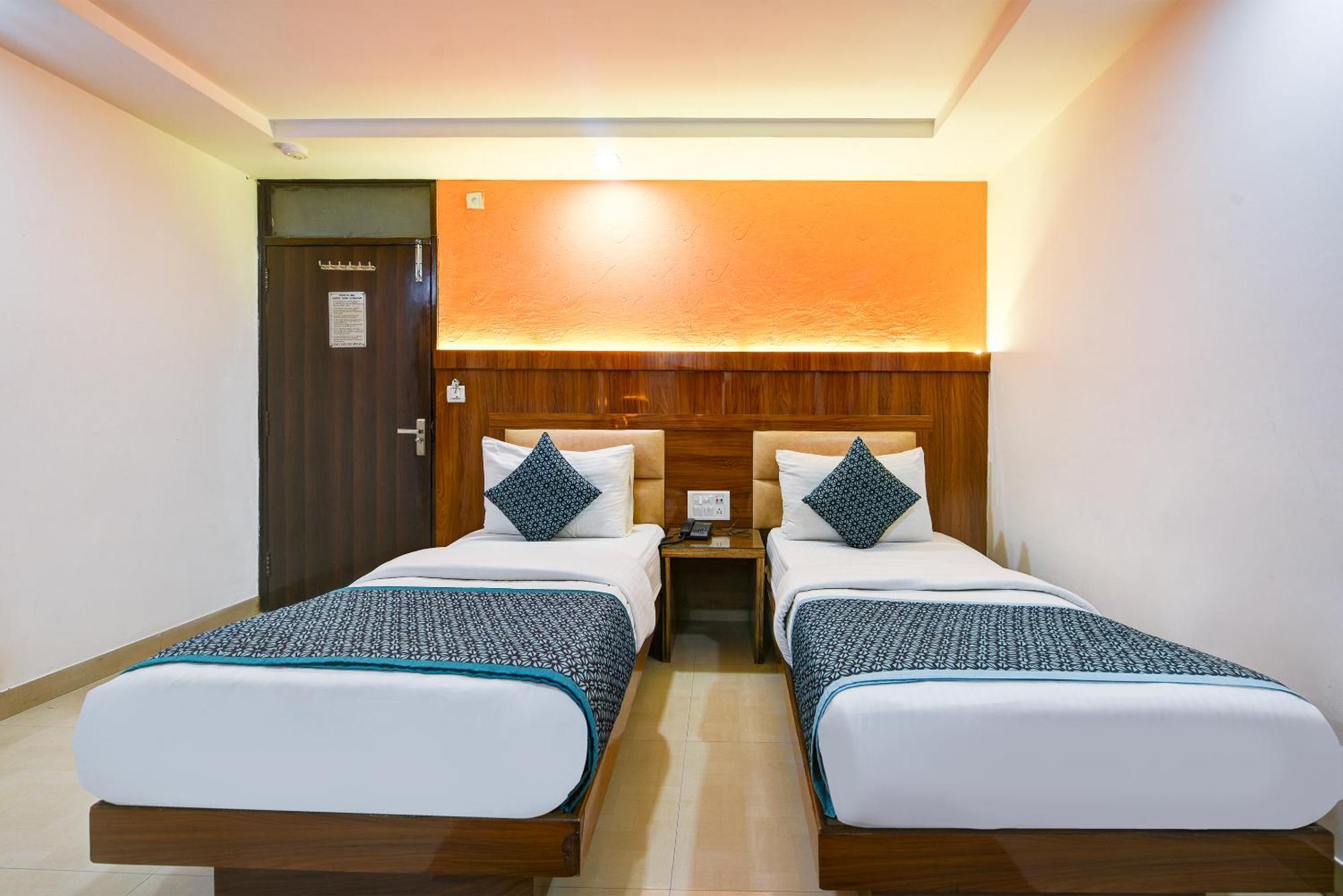 Hotel Shri Vinayak In City Centre At New Delhi Railway Station-By Rcg Hotels Exterior foto